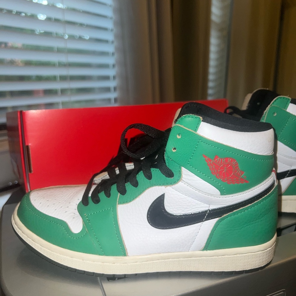 Women’s Jordan 1 retro high top ‘lucky green’